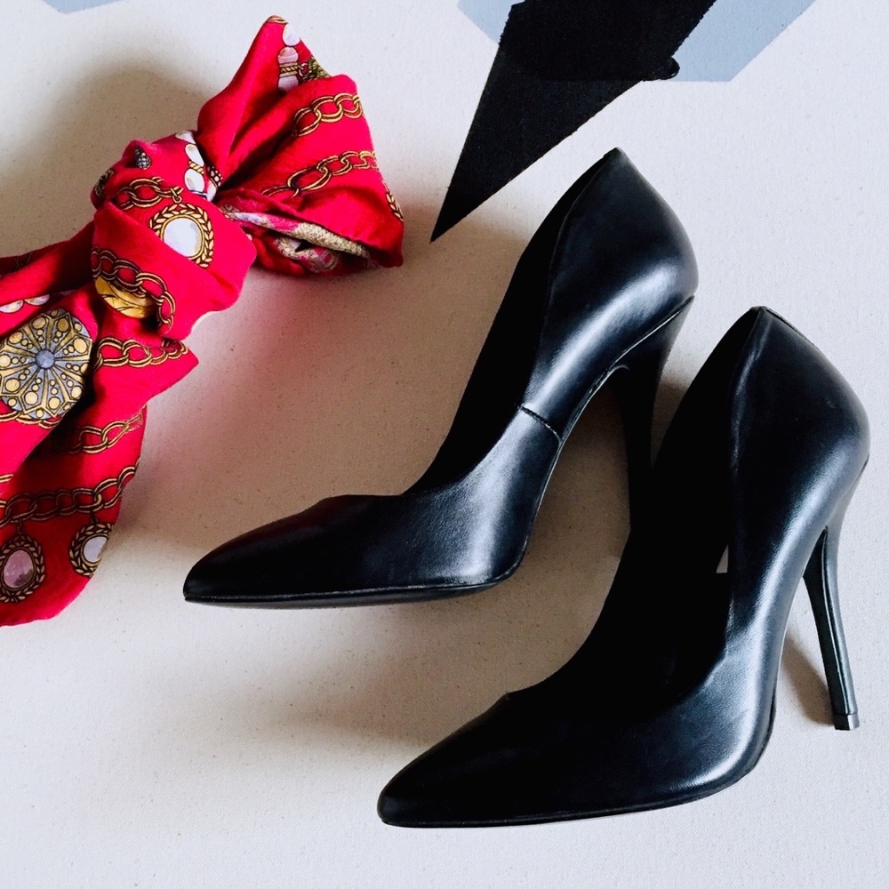 👠Steve Madden GALLERYY Black Leather Stilettos